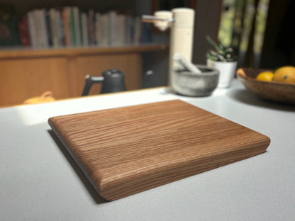 Oak Rounded & Chamfered Edge Cutting Board